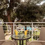 Aeolos Boutique & 4*