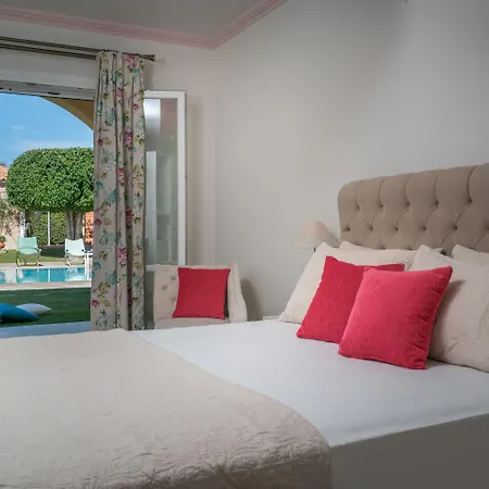 Aeolos Boutique & Kalamákion