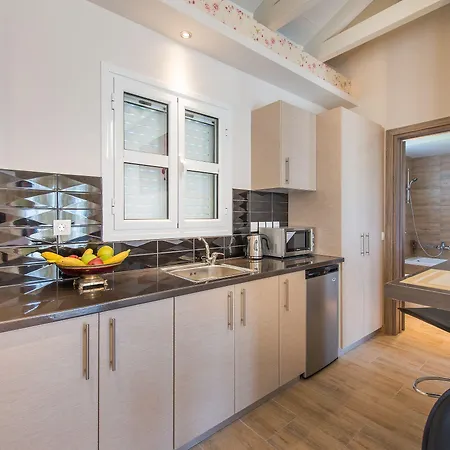 Aeolos Boutique & Kalamákion