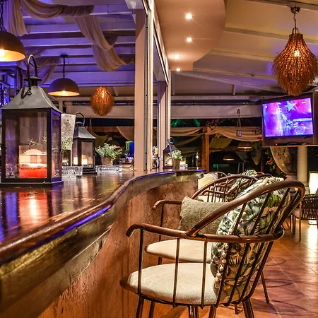 Aeolos Boutique & Apartahotel 4*