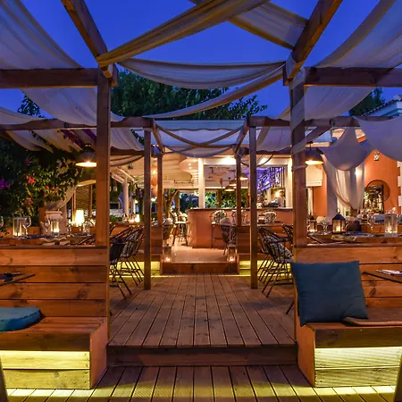 Apartahotel Aeolos Boutique & 4*