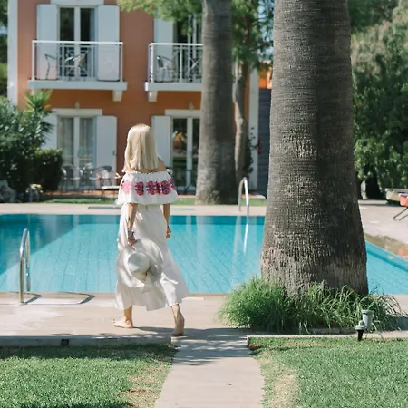 Aeolos Boutique & 4* Kalamákion