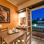 Aeolos Boutique & 4* Kalamákion