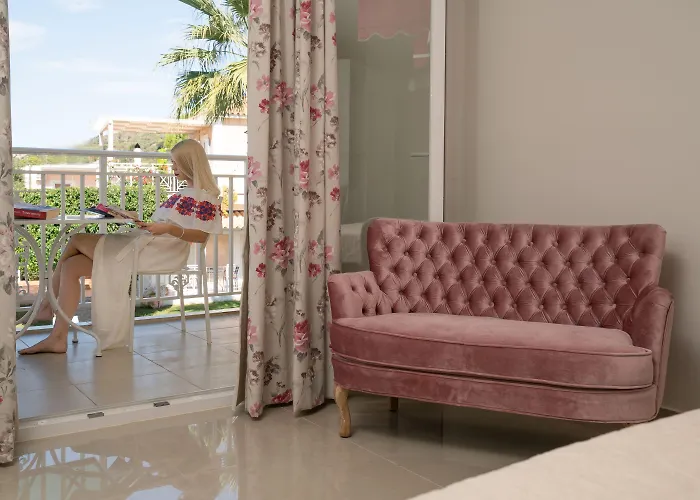 Aeolos Boutique & 4*
